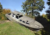 (45) Michael Schuster: Betonboot (2003)