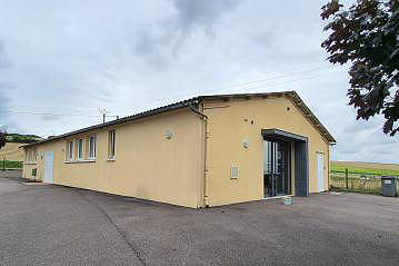 Örtliche Mehrzweckhalle ... Örtliche Mehrzweckhalle ...