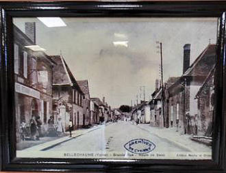 Auch die Hauptstraße hat wohl was zu bieten ... Auch die Hauptstraße hat wohl was zu bieten ...