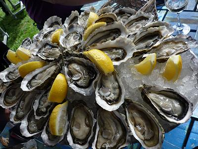 ... Austern satt und anderes Meeresgetier ...