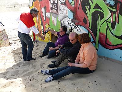 ... ab zum Strand, aber es gibt noch so viel zu probieren ...