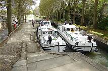 Dicht gedrngt hinauf zum Bassin ...