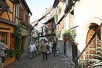 Weinausschank auf den Gassen ...