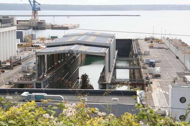 Am Marinehafen Brest ...