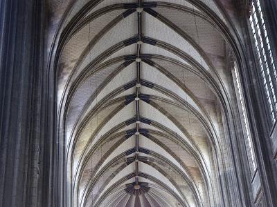 Kreuzgewlbe satt ...