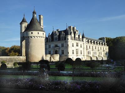 Chenonceau mit altem Burgturm ...