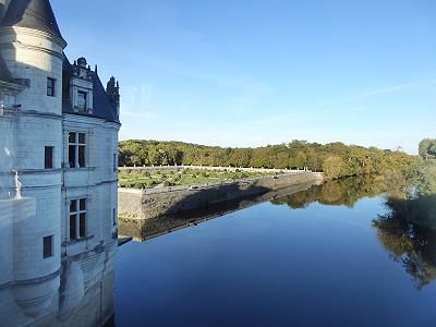 ... weitlufige Grten ...