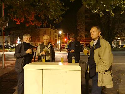 Warten auf das Taxi ...