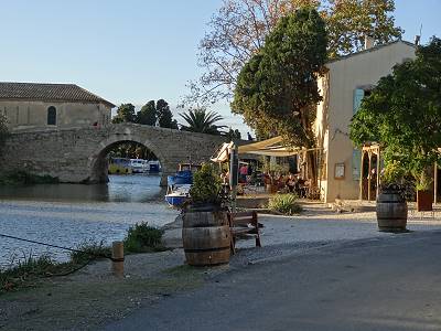 Le Somail, einkaufen auf der Penichette ... Le Somail, einkaufen auf der Penichette ...