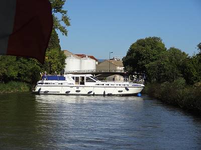 Dickschiffe all überall, nur richtig festmachen sollte man beherrschen ... Dickschiffe all überall, nur richtig festmachen sollte man beherrschen ...