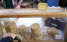 Wir nannten ihn Brotkäse: Anstatt Brot zum Wein gegessen – köstlich! Wir nannten ihn Brotkäse: Anstatt Brot zum Wein gegessen – köstlich!