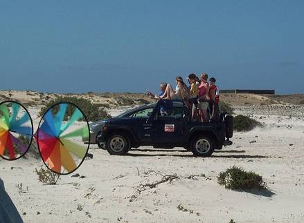Touri-Aufmarsch an unserem Drachenplatz am Leuchtturm ...