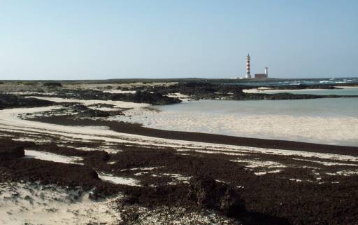 Malerische Buchten: Wir verlassen den Leuchtturm El Toston ...