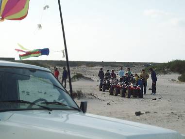 ... und wieder umringt von Quadfahrern ...