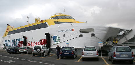 Die Fred. Olsen Fhre ablegebereit ...