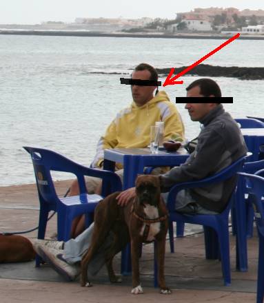 Knopf im Ohr: Wer wartet dort auf uns ..? Knopf im Ohr: Wer wartet dort auf uns ..?