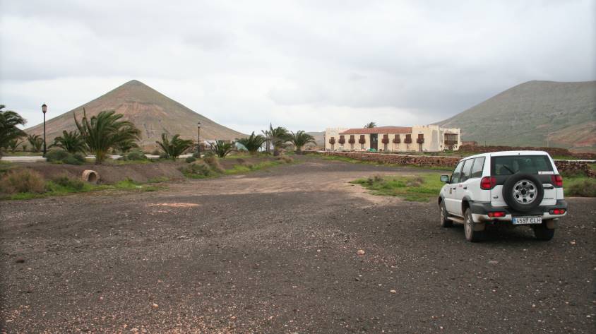 Auch wir parken vor der Casa de los Coroneles ... Auch wir parken vor der Casa de los Coroneles ...