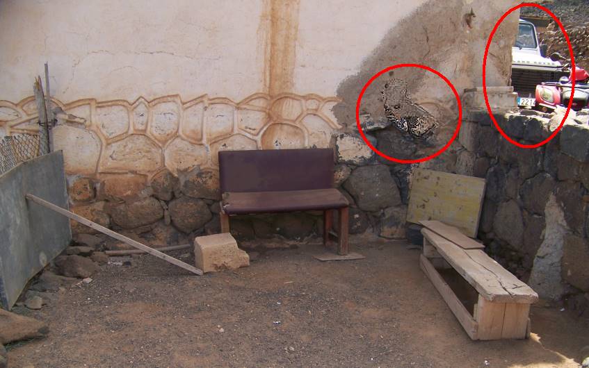 Geheimnisvolle Landrover und Monsterabbildungen ...