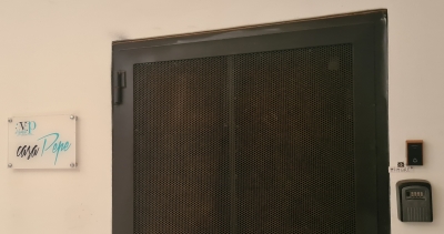 In der Casa Pepe wei man nix, kann aber gut Gittertore schlieen ...