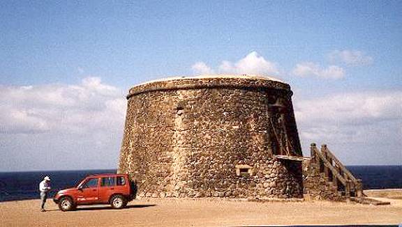 Los gehts: Besinnung am Castillo de Rio Roque in El Cotillo ...