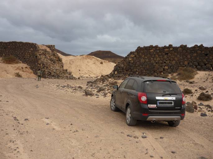 Wieder am geheimnisvollen Bauwerk des "Rundkurses" ...