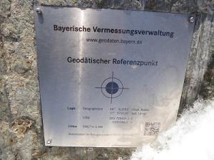 Der Referenzpunkt in Ebersberg, die Platte ...