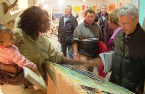 Ein hbsches schwarzes Gesicht und spricht auch noch Deutsch ...