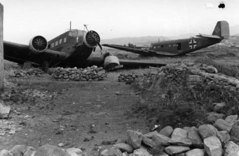 Ju-52 nach Bruchlandung auf Kreta ...