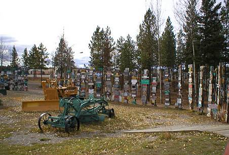 Im Schilderwald von Watson Lake ...