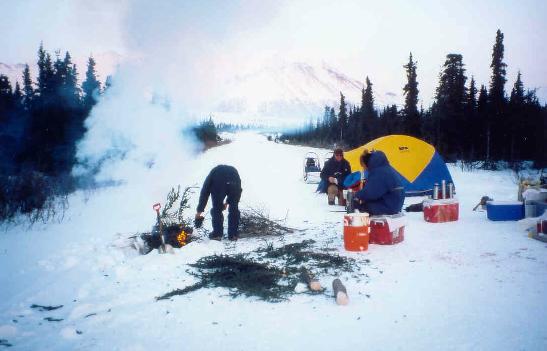 Ein Zelt auf dem Highway ...