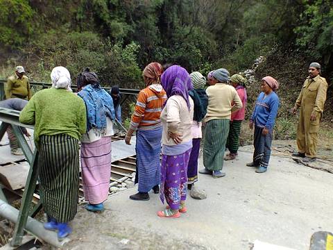 Entspannte Mnner, arbeitende Frauen ...