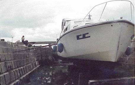 Die "Kerry 16" aufgebockt ...