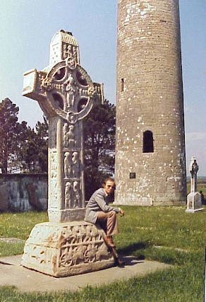 Am berühmten Westkreuz von Clonmacnoise ... Am berühmten Westkreuz von Clonmacnoise ...