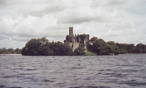 Vor dem Castle Island im Lough Key ... Vor dem Castle Island im Lough Key ...