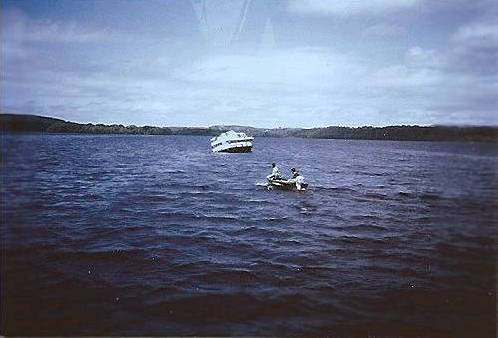 Mit dem Dinghi unterwegs zum Kreuzer ...