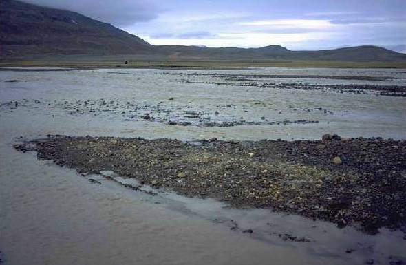 Sogar Reisebusse knnen hier schwimmen lernen ...