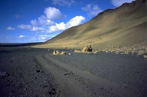 Nrdlich von DYNG1 ...