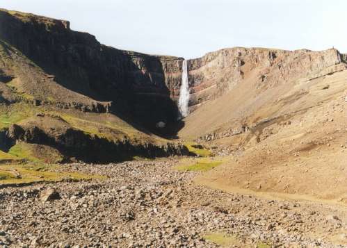 Am Hengifoss ...