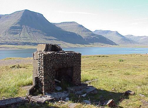 Alliierte Hinterlassenschaften: Überreste bei Reyðarfjörður ...