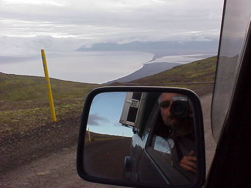 Fantastische An- und Ausblicke hinter Islands höchstem Pass ...