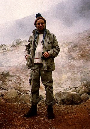 ... eine Troll-Erscheinung im Schwefeldampf ...