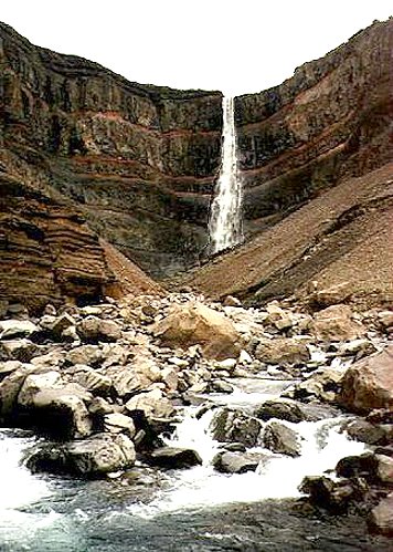 ... kurz vor dem (unerreichbaren) Hengifoss ...