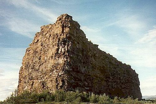 ... Der Felsen von Asbyrgi ...