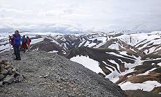 Ausblick auf die verschneiten Höhenlagen ... Ausblick auf die verschneiten Höhenlagen ...