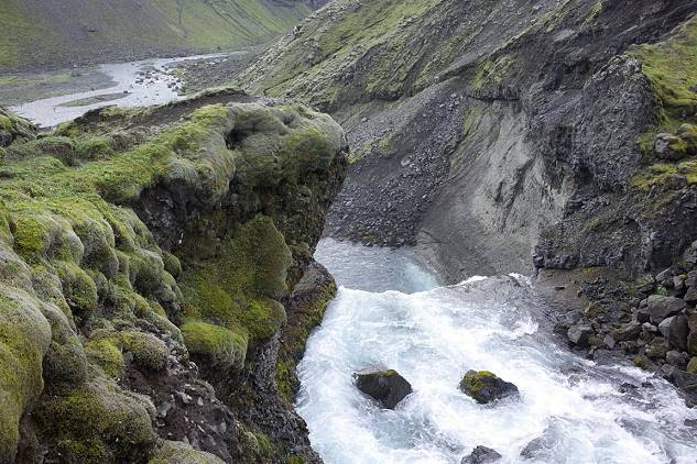 Blick auf den unteren Fall, bis 1992 führte eine Steinbrücke herüber Blick auf den unteren Fall, bis 1992 führte eine Steinbrücke herüber