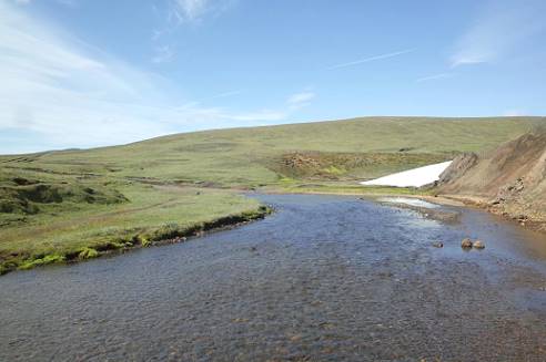 Die Piste verluft im Bachbett ...