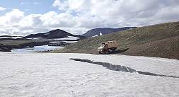 Bloß nicht in die Lücke des Baches fahren ... Bloß nicht in die Lücke des Baches fahren ...