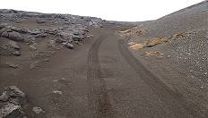 Auf ins Hochland: Always cross in company!