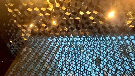 Harpa, die Konzerthalle von innen 