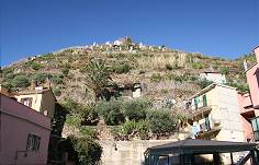 Der Gipfel: Knstlich bevlkerter Friedhof ...